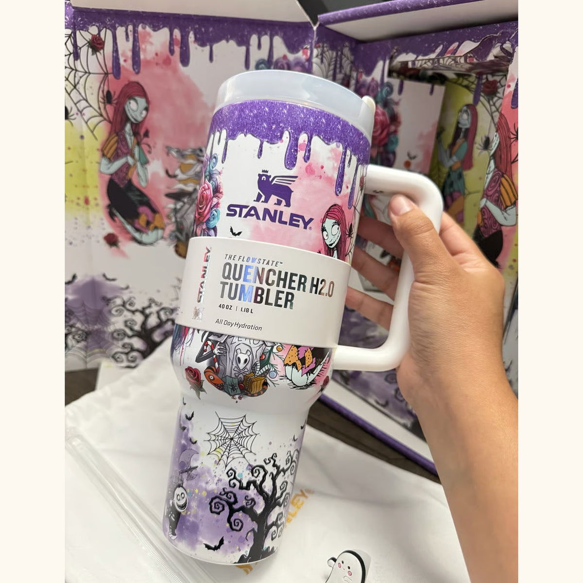 40oz Sally x Jack Skellington Tumbler